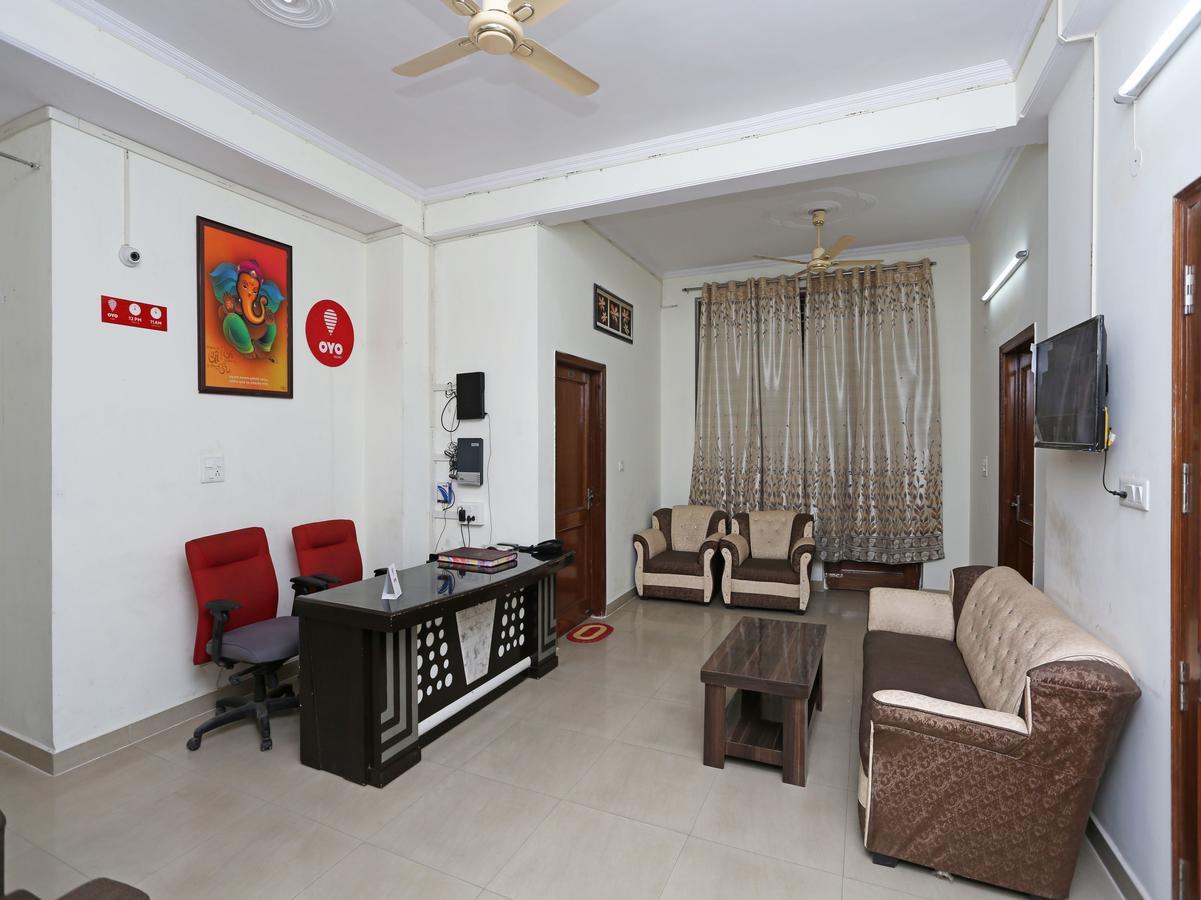Oyo 8910 Celeste Inn Greater Noida Exterior foto