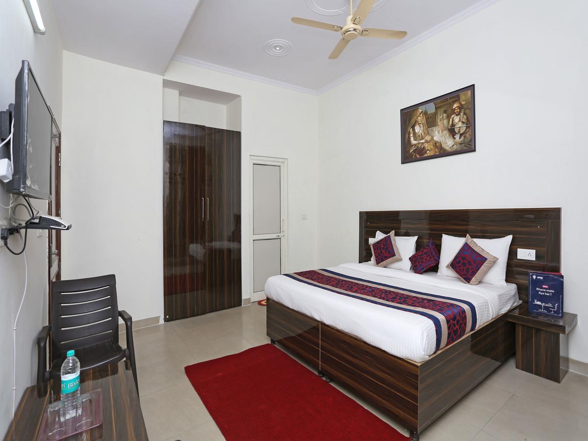 Oyo 8910 Celeste Inn Greater Noida Exterior foto