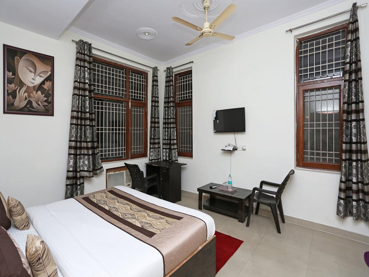 Oyo 8910 Celeste Inn Greater Noida Exterior foto