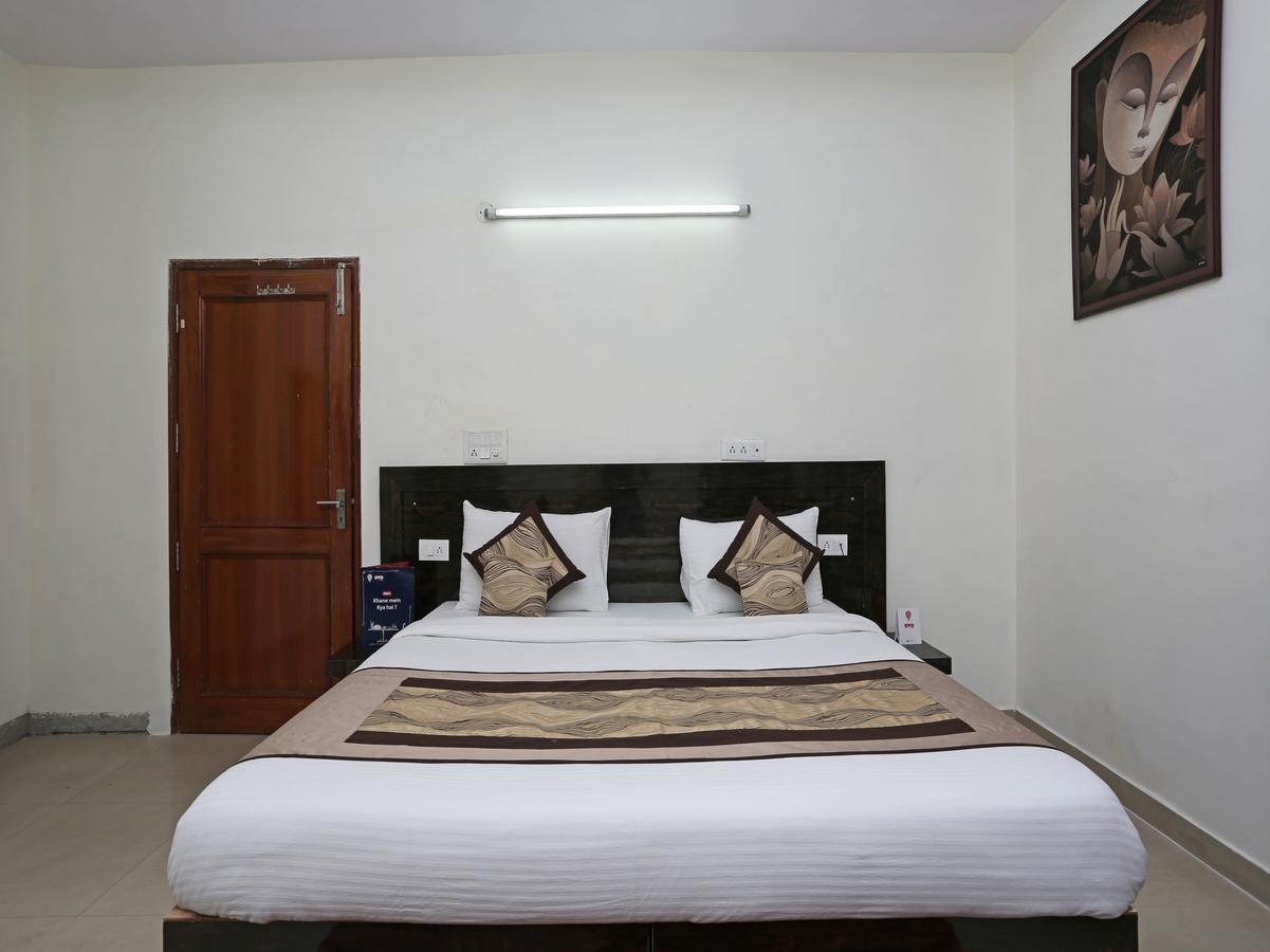 Oyo 8910 Celeste Inn Greater Noida Exterior foto