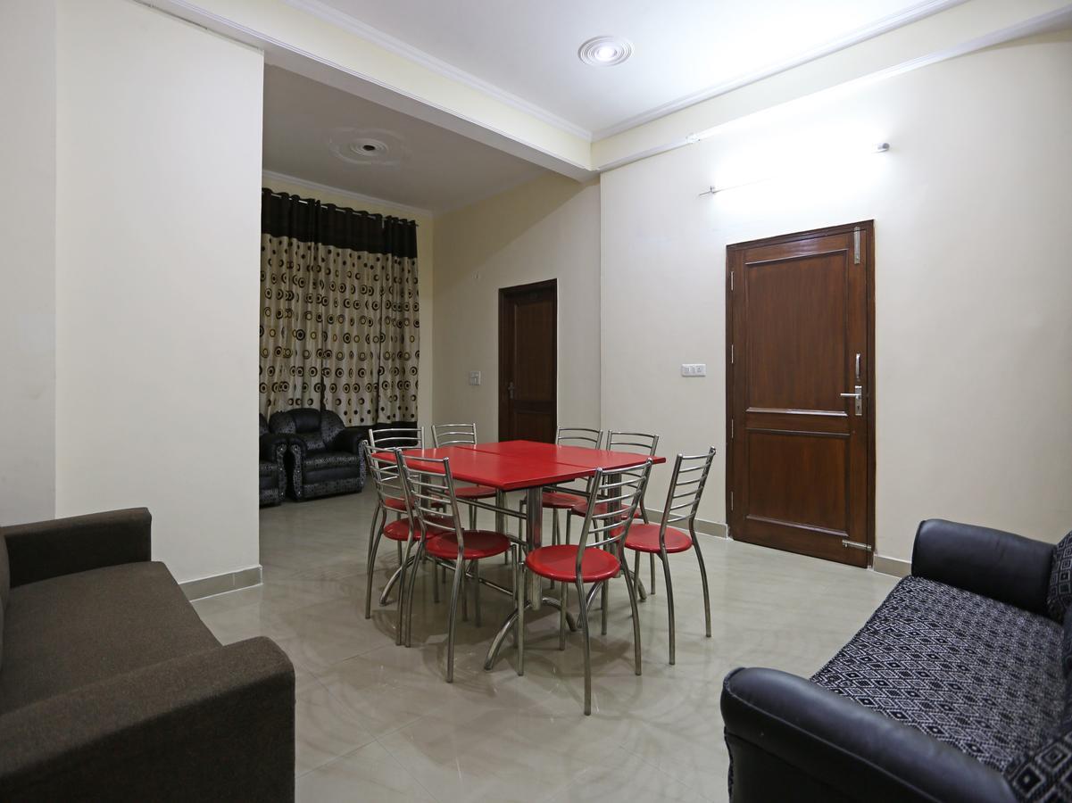 Oyo 8910 Celeste Inn Greater Noida Exterior foto