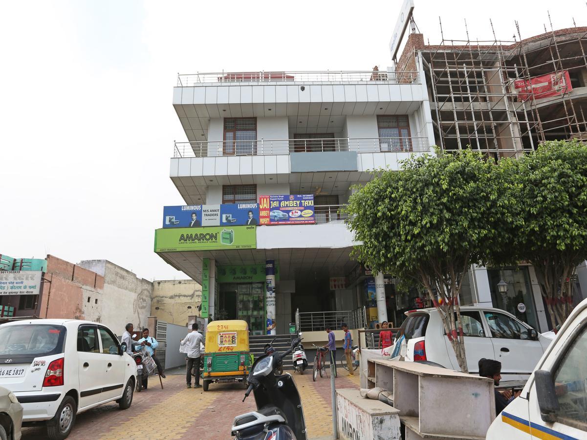 Oyo 8910 Celeste Inn Greater Noida Exterior foto