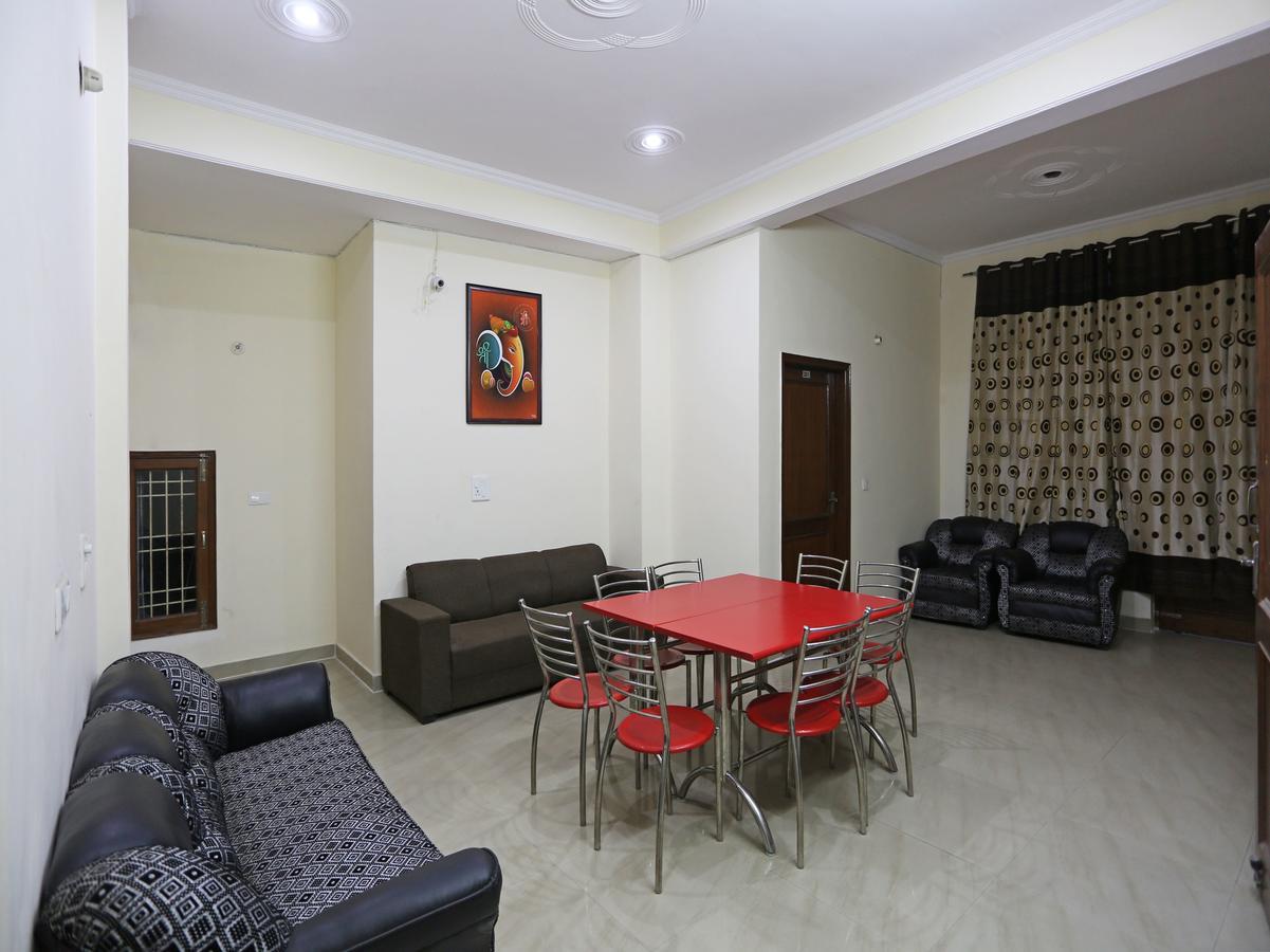 Oyo 8910 Celeste Inn Greater Noida Exterior foto